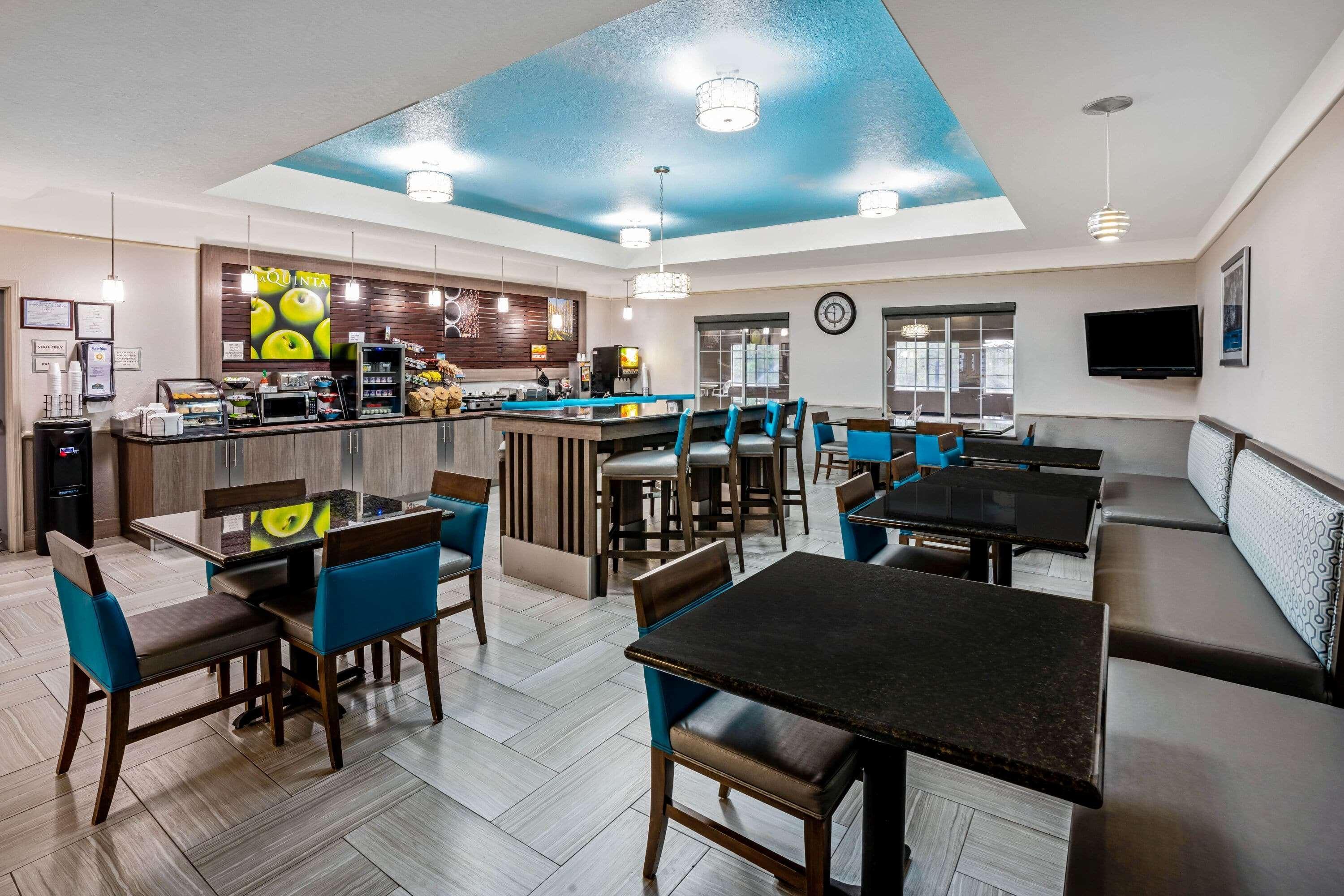 La Quinta By Wyndham Conroe Hotel Exterior foto