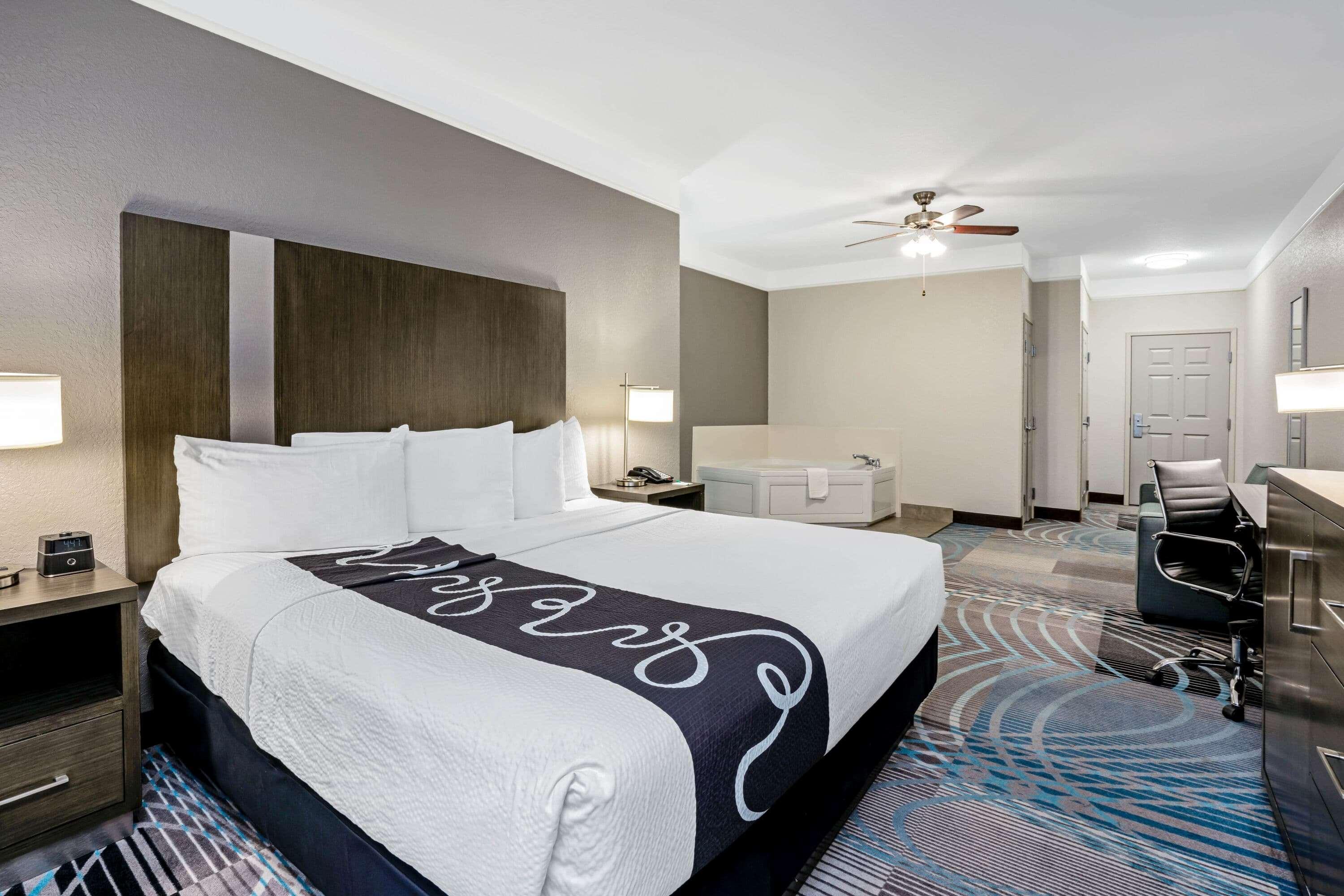 La Quinta By Wyndham Conroe Hotel Exterior foto