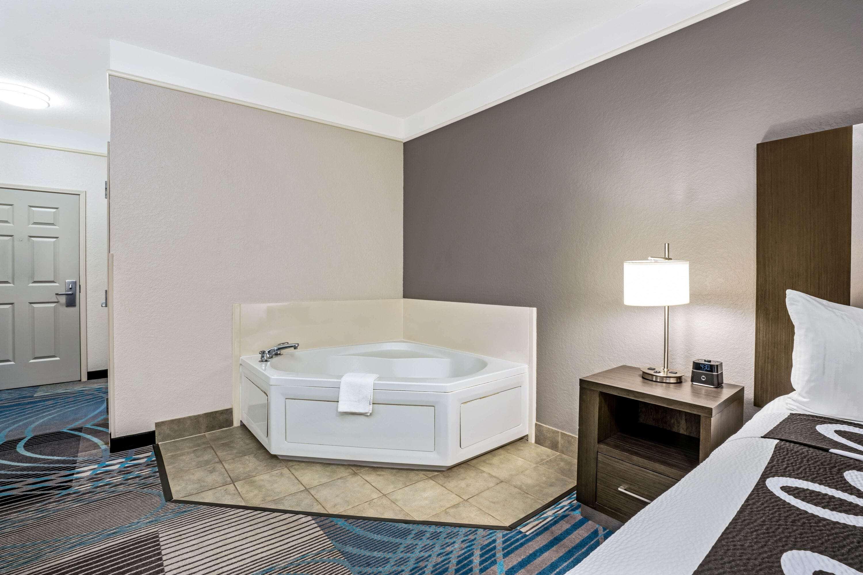 La Quinta By Wyndham Conroe Hotel Exterior foto