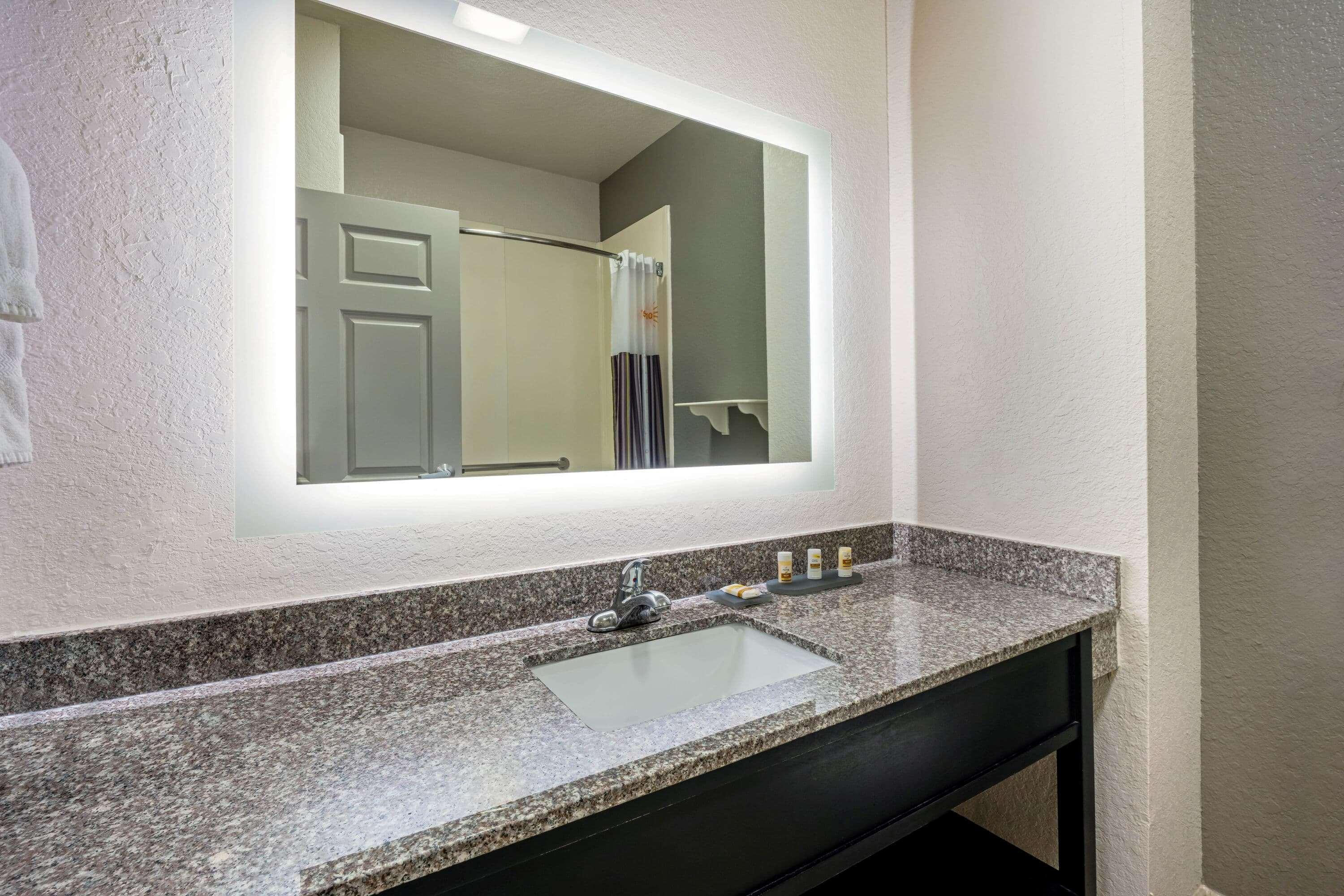La Quinta By Wyndham Conroe Hotel Exterior foto