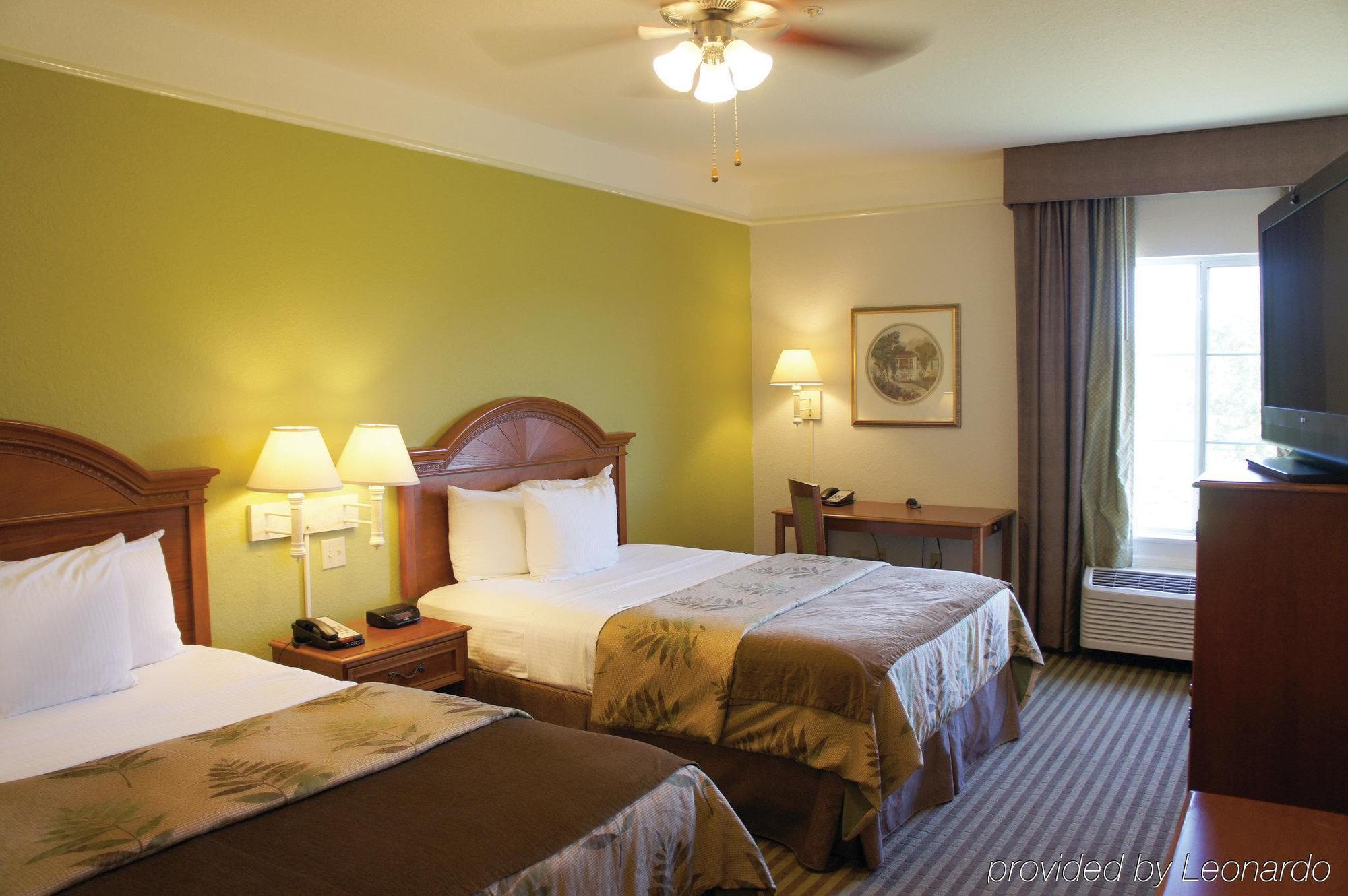 La Quinta By Wyndham Conroe Hotel Exterior foto
