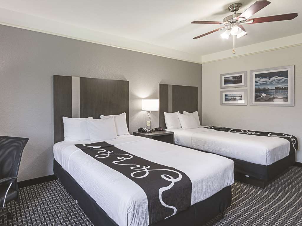 La Quinta By Wyndham Conroe Hotel Quarto foto